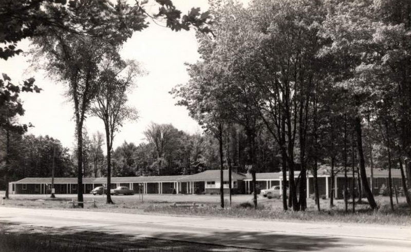 Crestwood Motel - Vintage Postcard (newer photo)